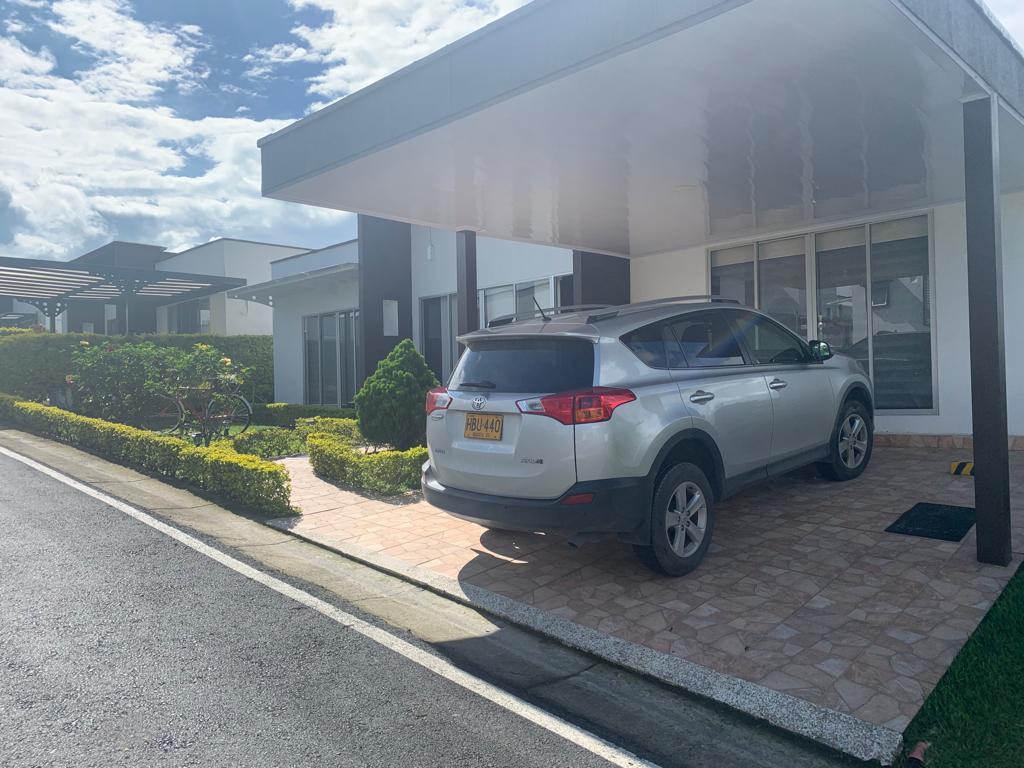 VENTA CASA CAMPESTRE EN SANTA ROSA