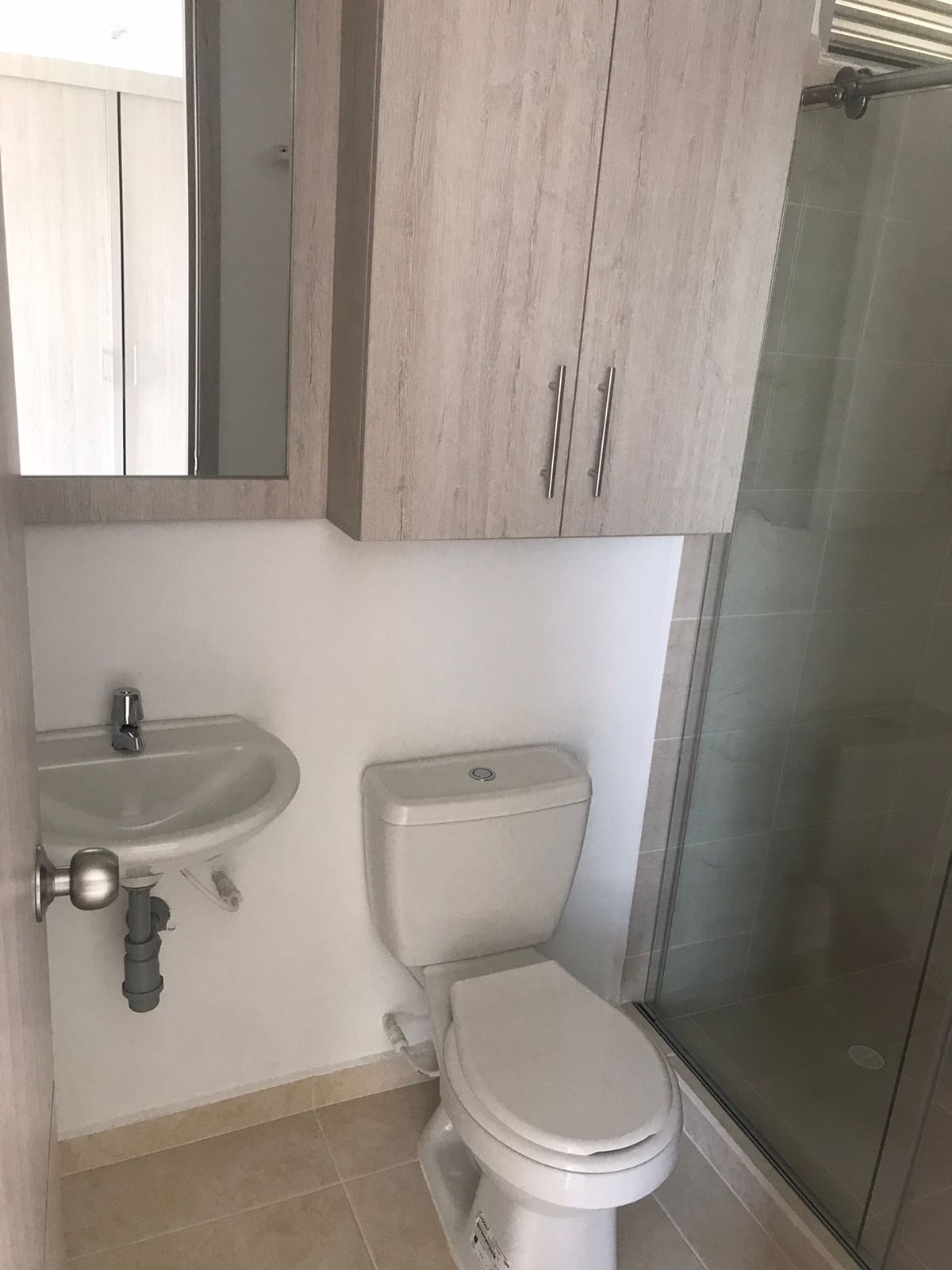 ARRIENDO APTO EN LA VIA CONDINA PALO VERDE PER