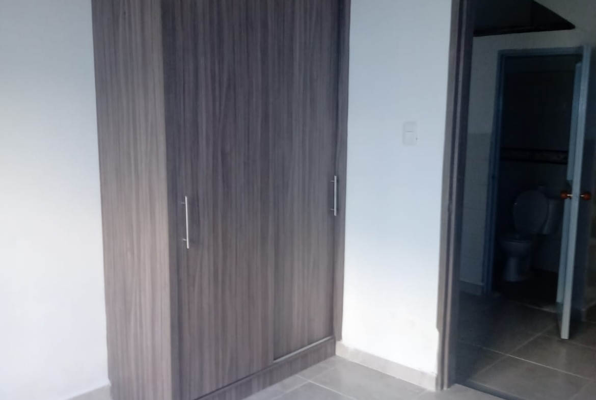 VENDO CASA CON LOCALES CERCA AL CENTRO EN PEREIRA