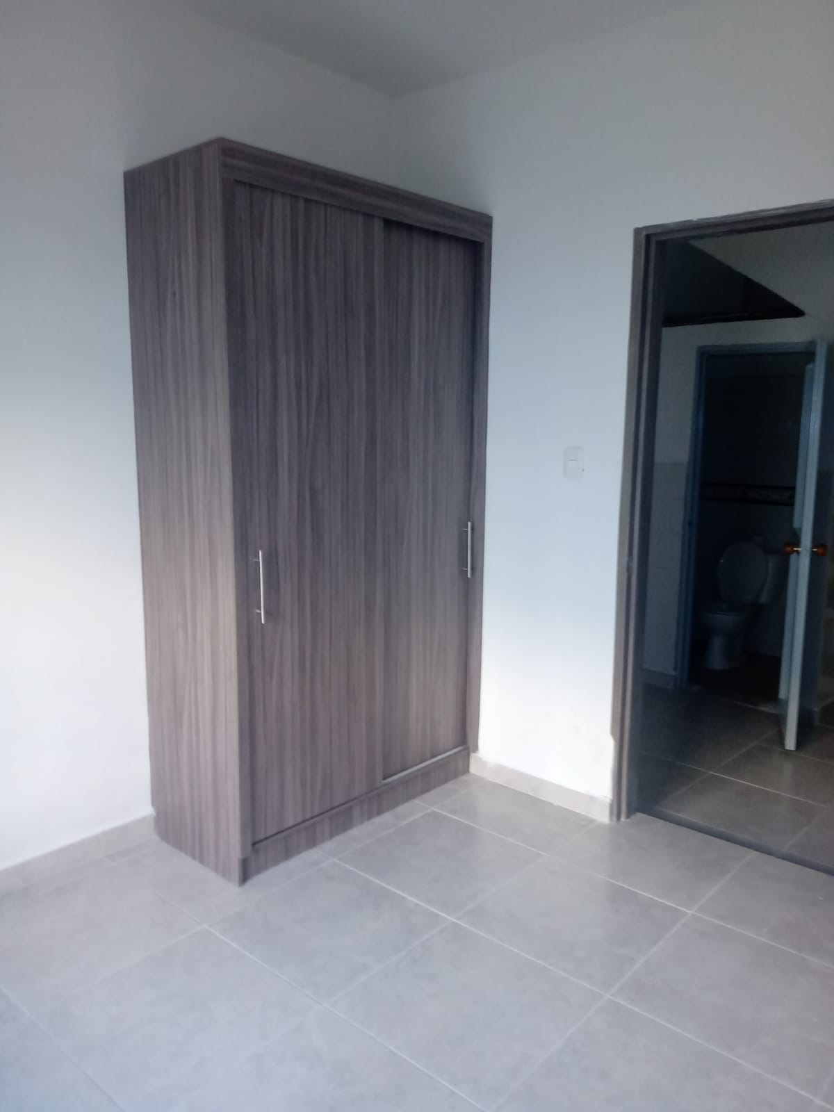 30507420230726032442 VENDO CASA CON LOCALES CERCA AL CENTRO EN PEREIRA