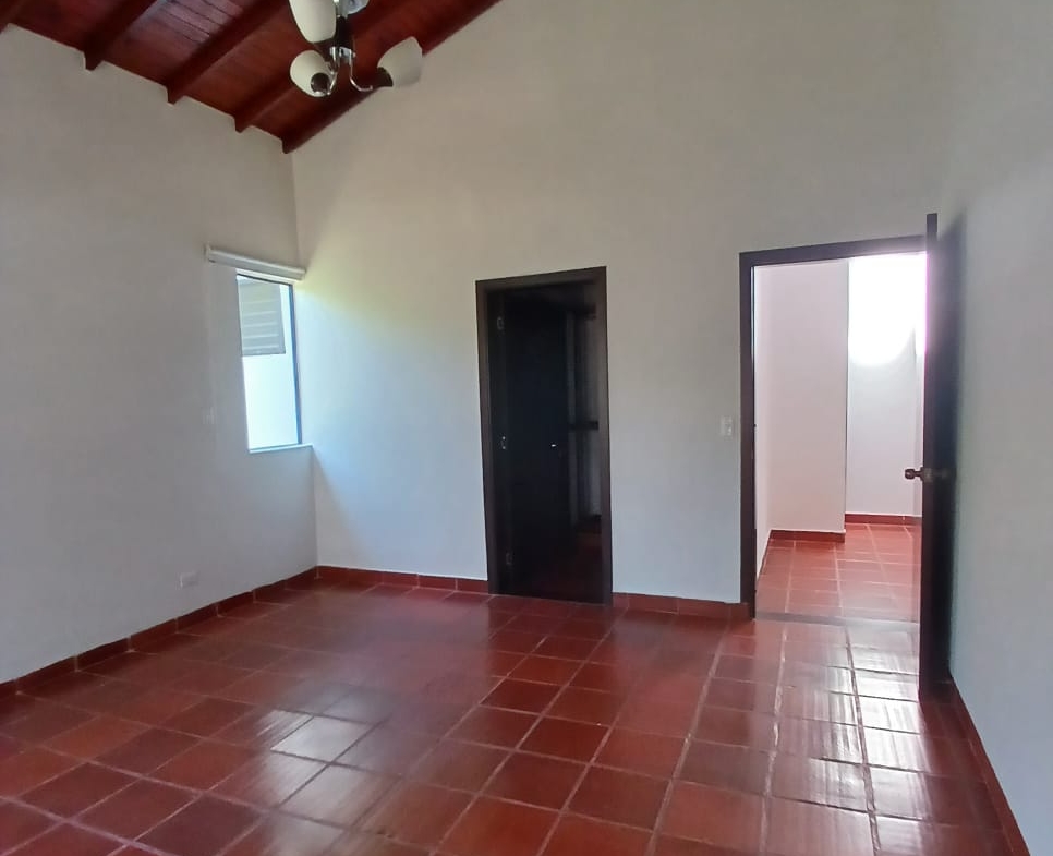 VENDO CASA CAMPESTRE VIA CERRITOS LA VIRGINIA