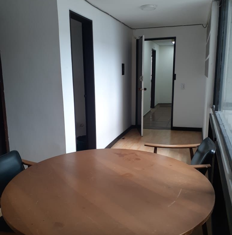 VENDO OF EN EL CORAZON DEL CENTRO DE MANIZALES 76 M2