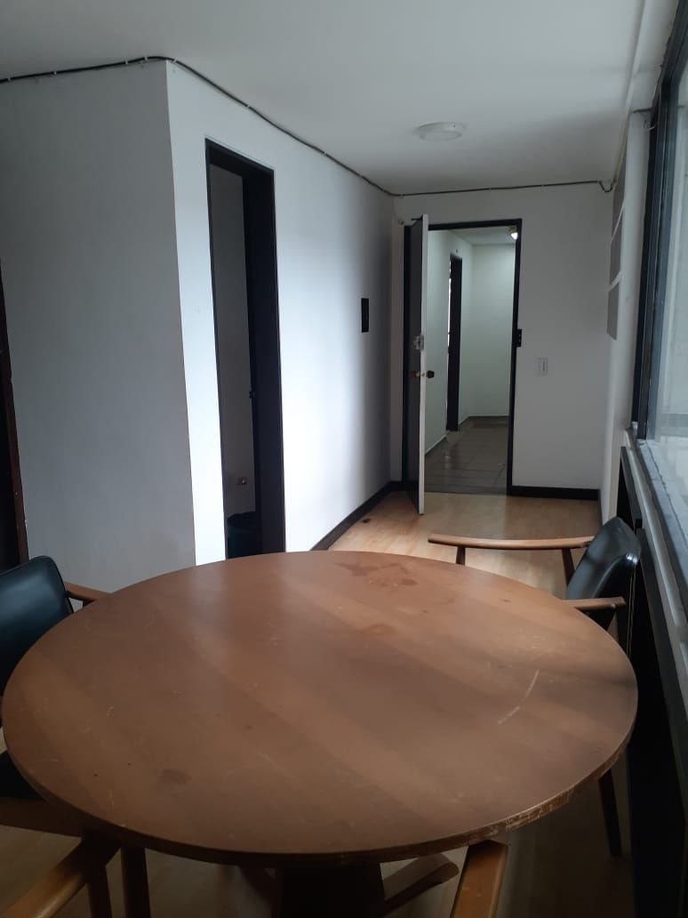 30507420240423061459 VENDO OF EN EL CORAZON DEL CENTRO DE MANIZALES 76 M2