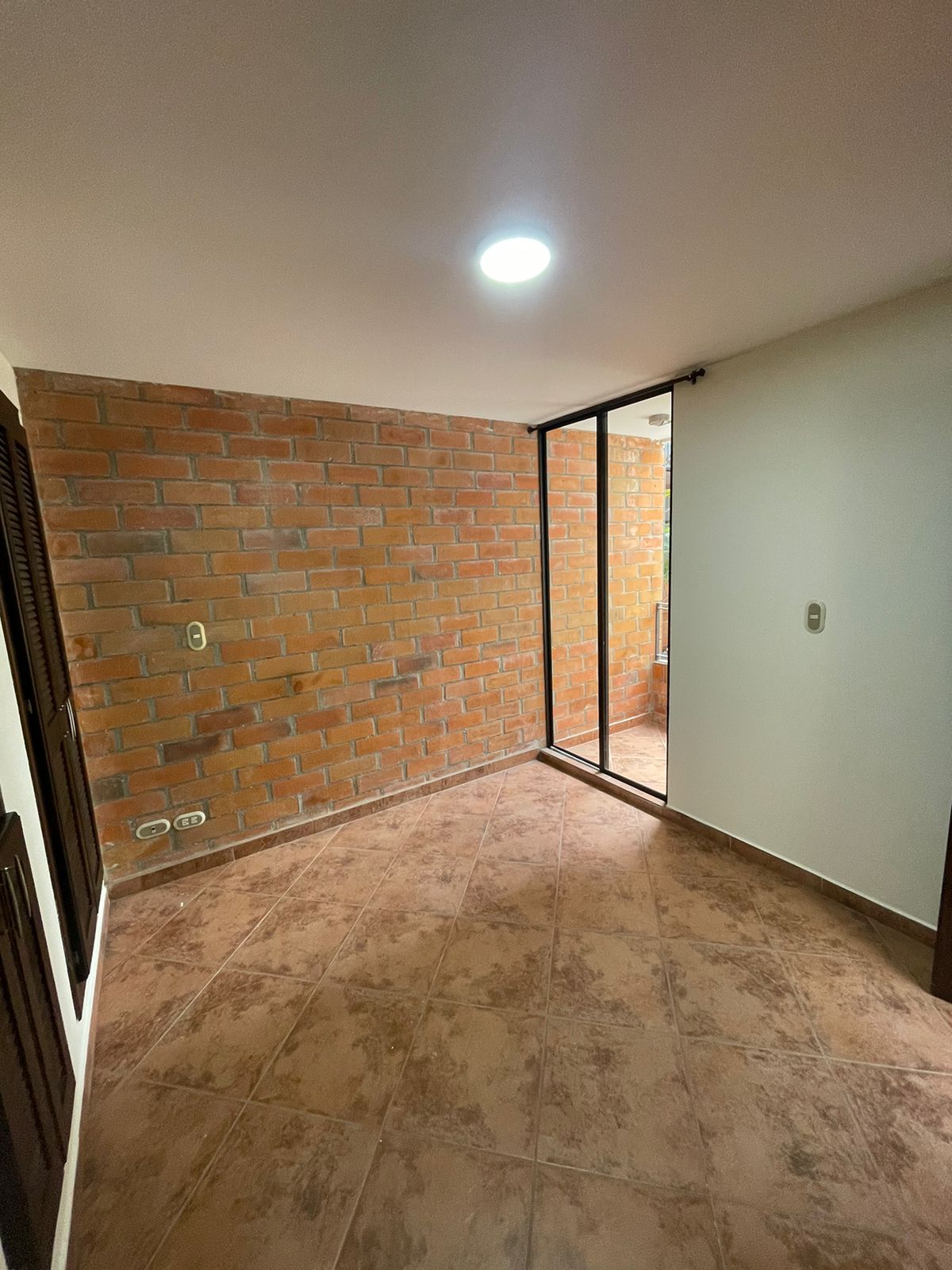 30507420240906031705 VENDO CASA EN BOMBAY DOSQUEBRADAS