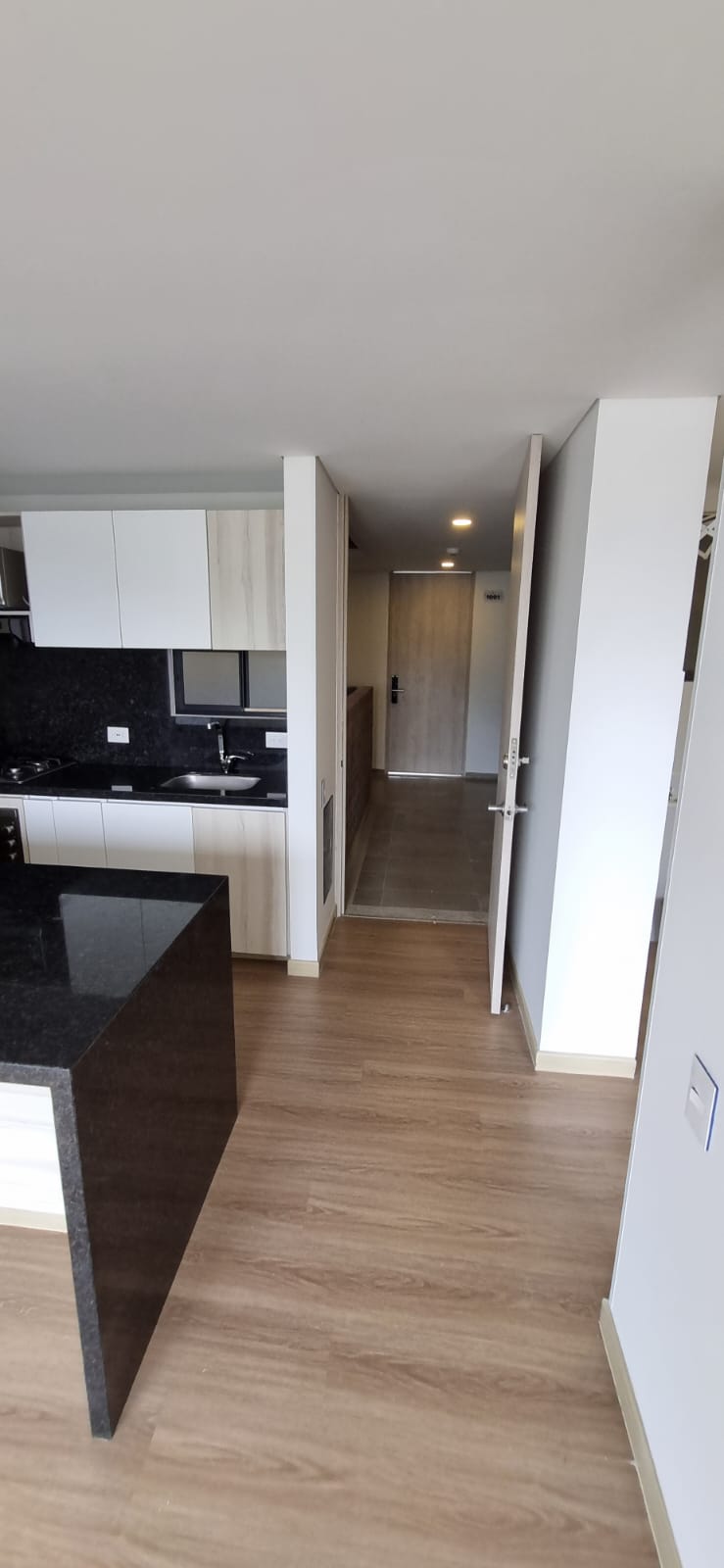 VENDO APARTAMENTO UBICACIÓN ESTRATÉGICA AVENIDA SUR EN PEREIRA
