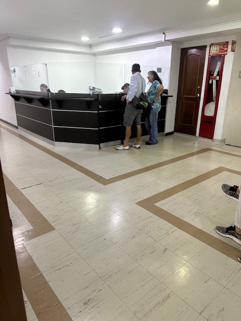 ARRIENDO DE CONSULTORIO EN CLINICA LOS ROSALES