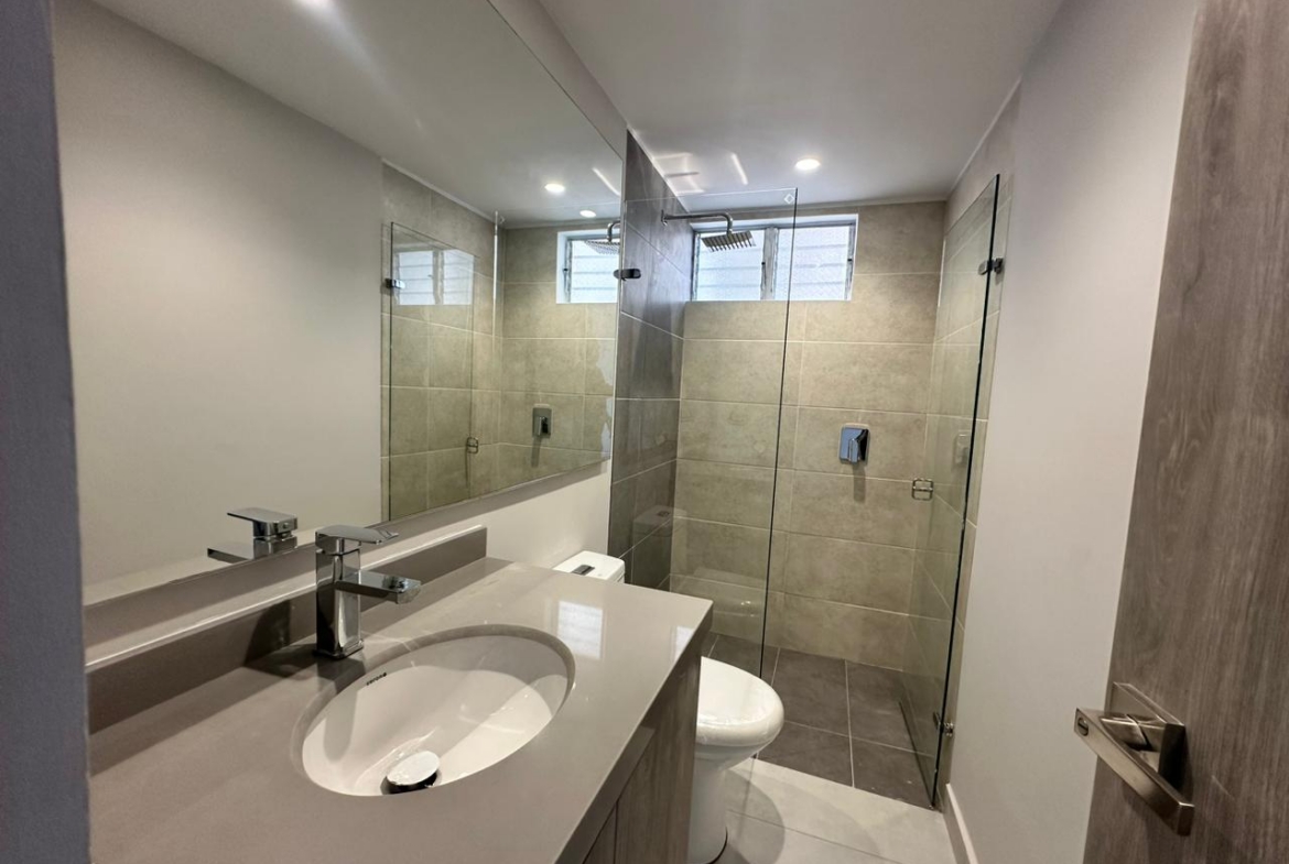 VENDO AMPLIO APARTAMENTO REMODELADO EN ARMENIA – BARRIO LAURELES