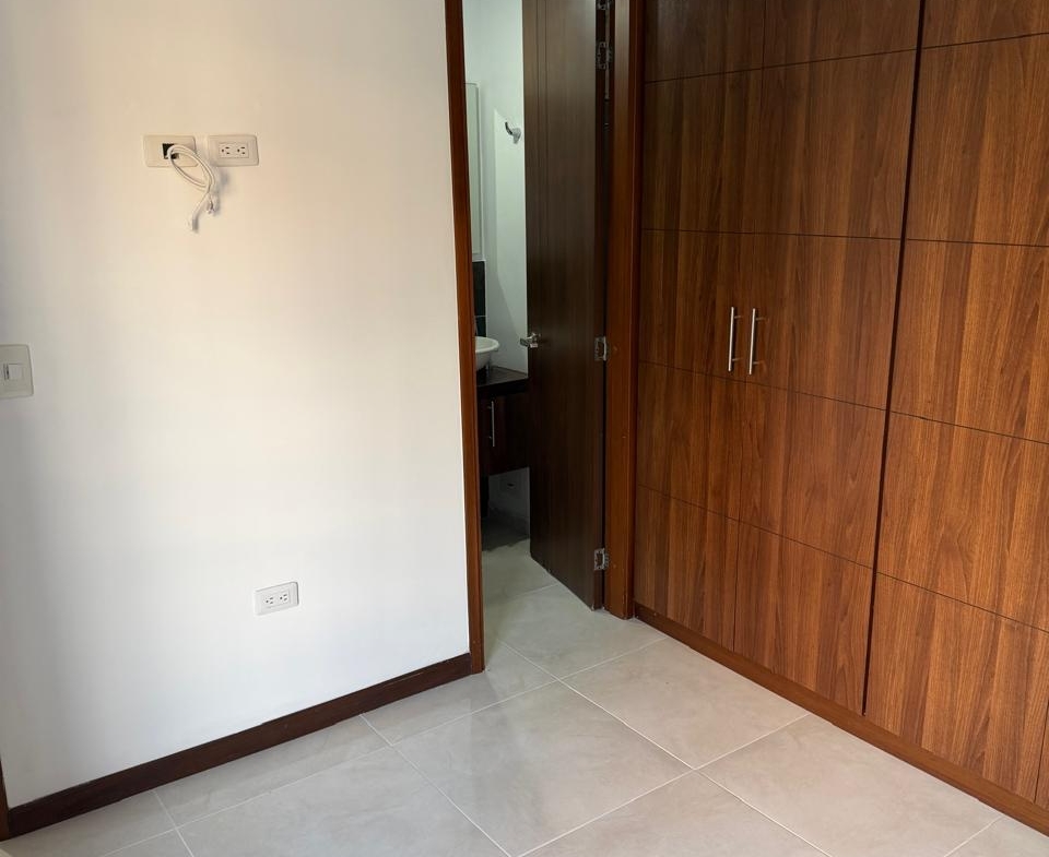 SE VENDE APARTAMENTO AV SUR, CORALES 3 ALCOBAS