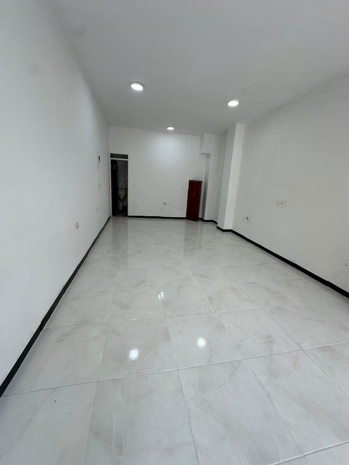 RENTO LOCAL COMERCIAL EN EL CENTRO DE PEREIRA