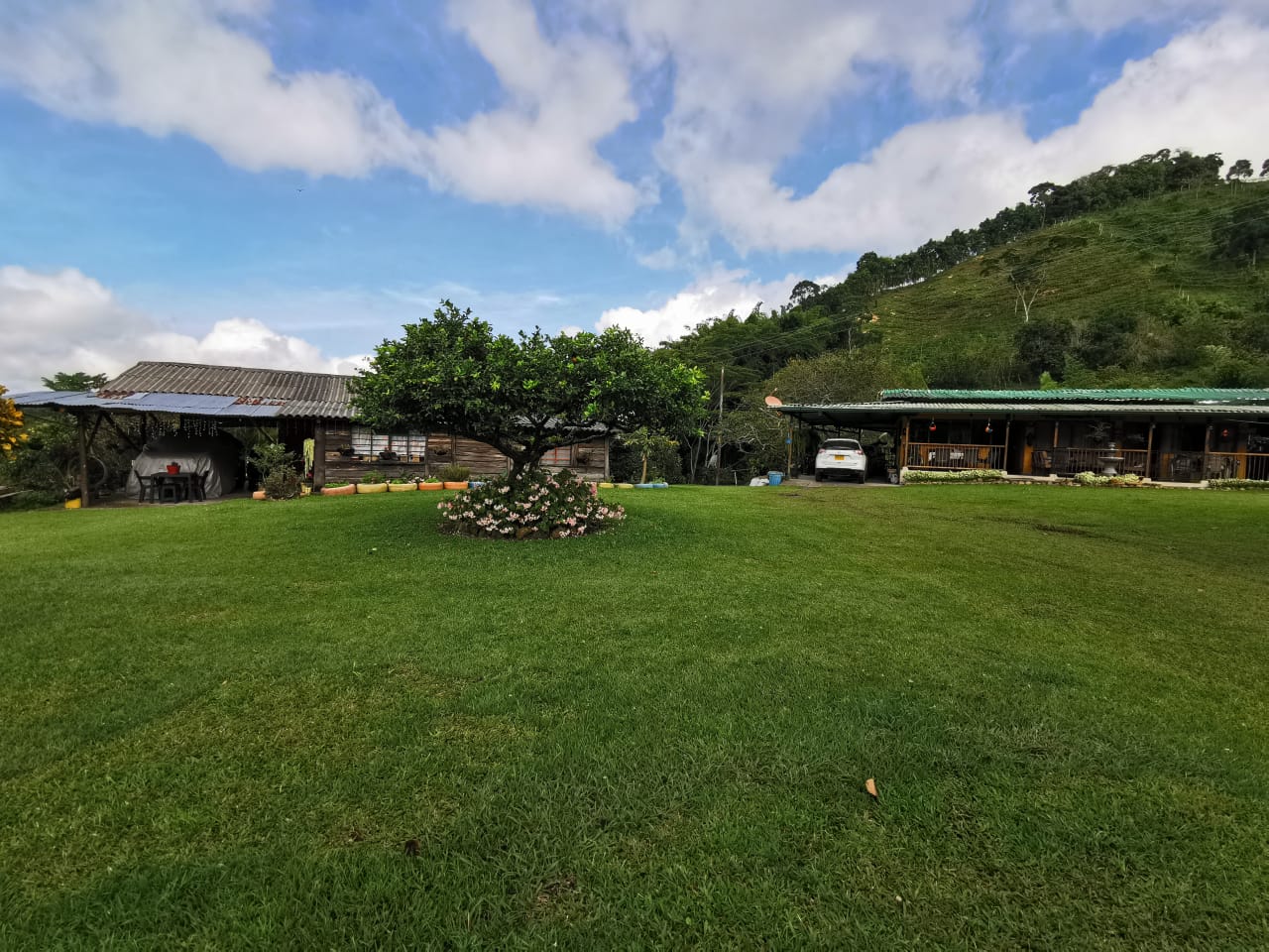 305074220221103045822 VENDO HERMOSA FINCA DE 10.000 M2 a 5 MIN DEL CRUCERO DE COMBIA