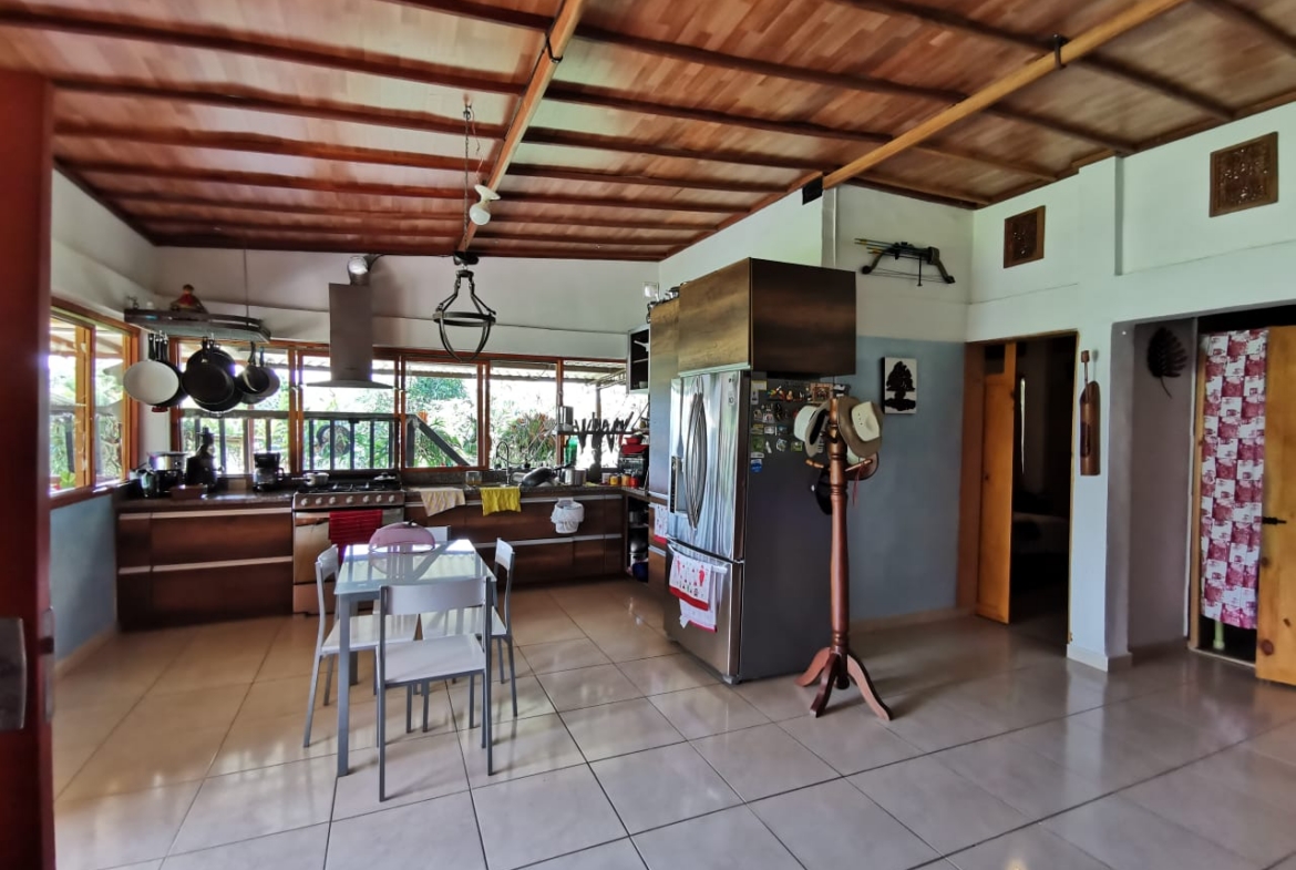 VENDO HERMOSA FINCA DE 10.000 M2 a 5 MIN DEL CRUCERO DE COMBIA