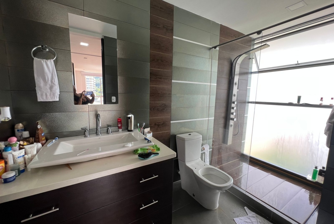 VENDO PENT HOUSE DUPLEX EN EXCLUSIVO SECTOR DE PINARES