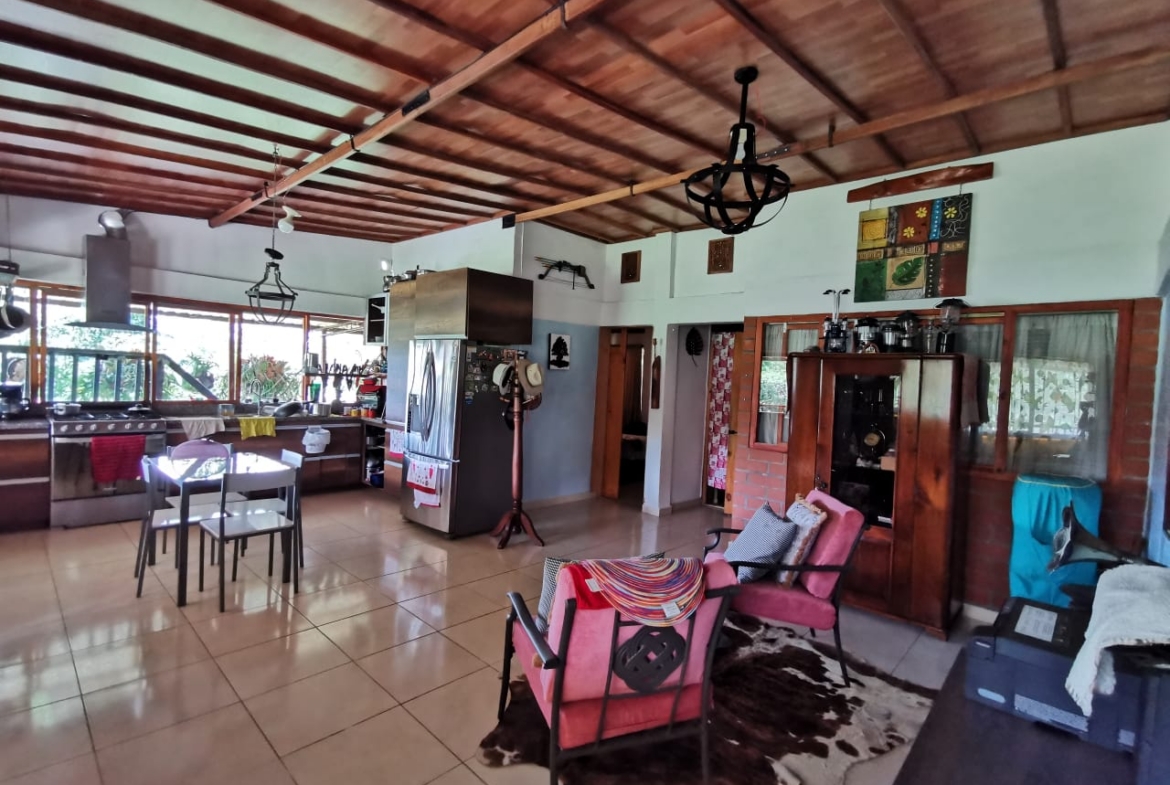 VENDO HERMOSA FINCA DE 10.000 M2 a 5 MIN DEL CRUCERO DE COMBIA