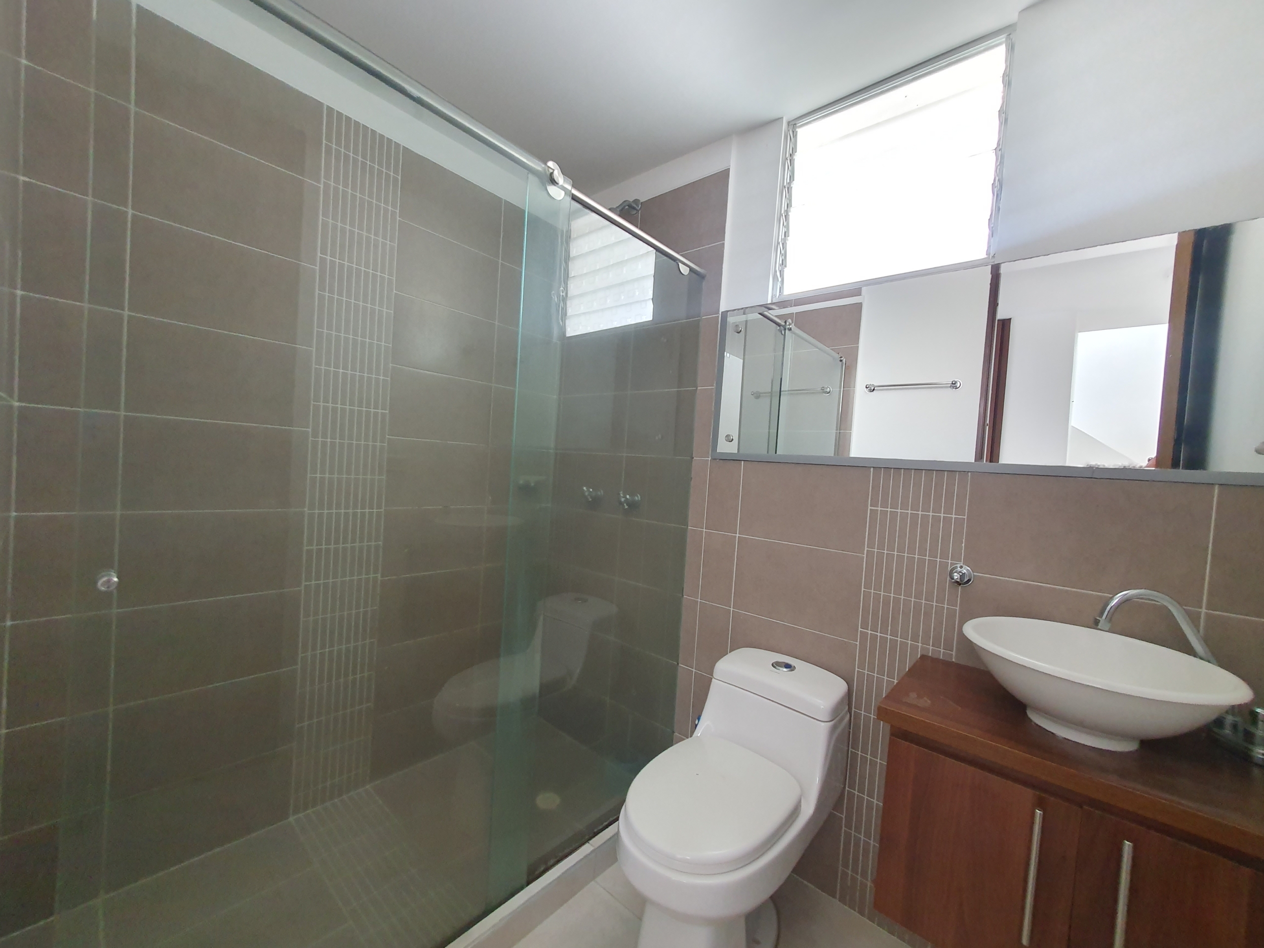 EN VENTA APARTAMENTO DUPLEX AV SUR SECTOR CORALES