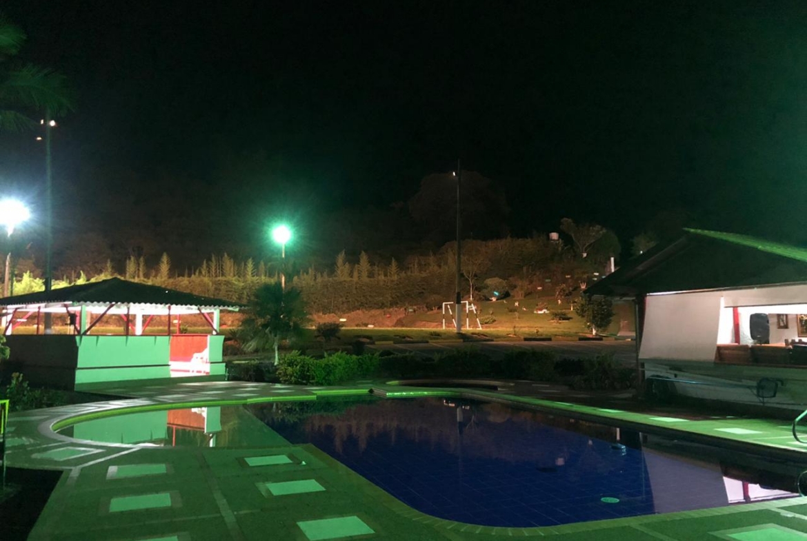 SE VENDE HERMOSA FINCA DE RECREO VIA A ARMENIA
