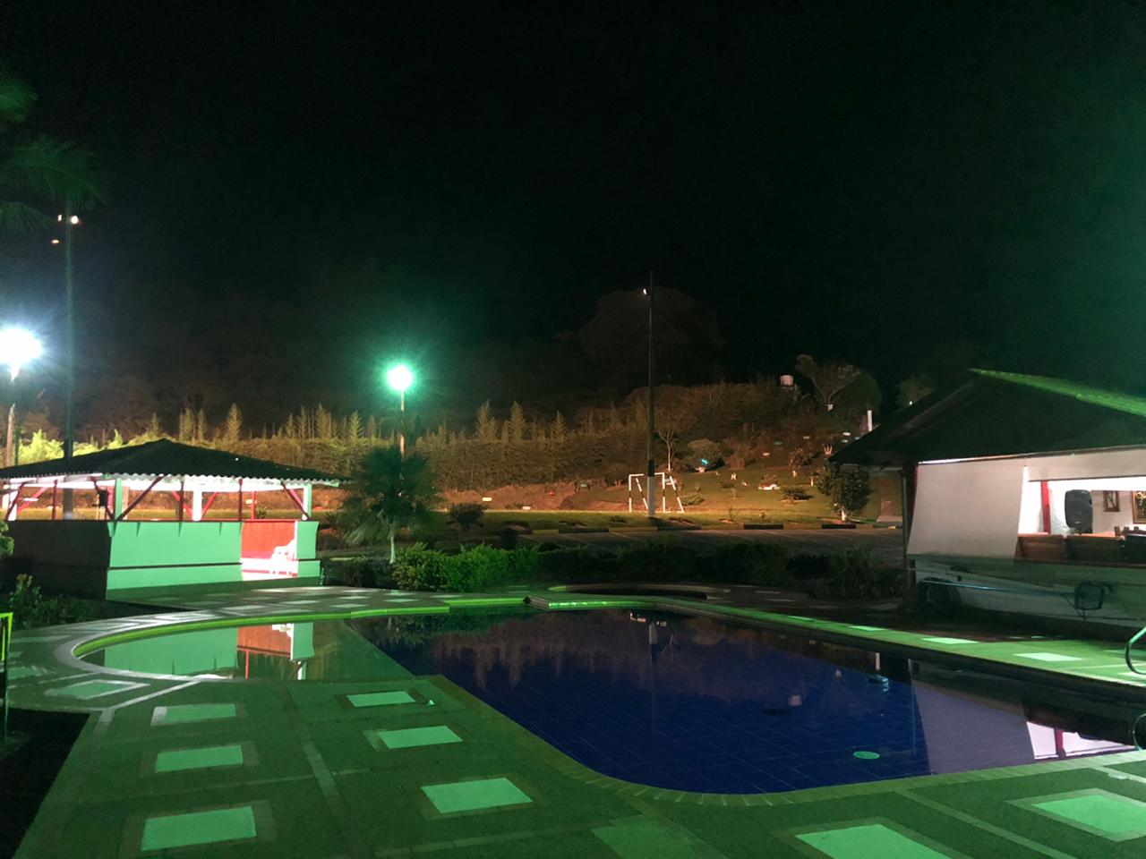 SE VENDE HERMOSA FINCA DE RECREO VIA A ARMENIA
