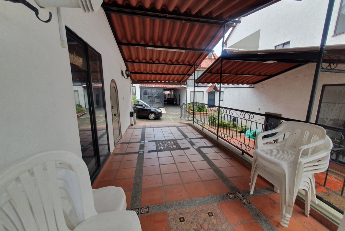 CASA EN VENTA AVENIDA SUR SECTOR HOME CENTER