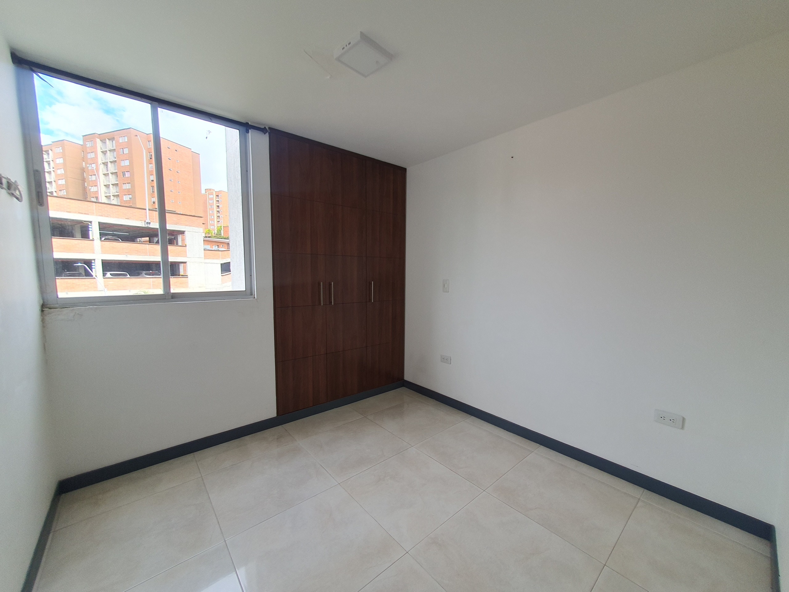 EN VENTA APARTAMENTO DUPLEX AV SUR SECTOR CORALES