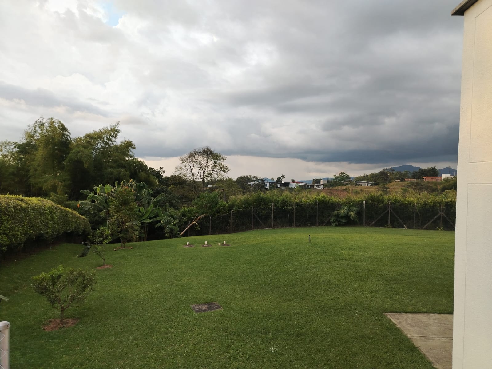 VENDO CASA CAMPESTRE VIA ARMENIA