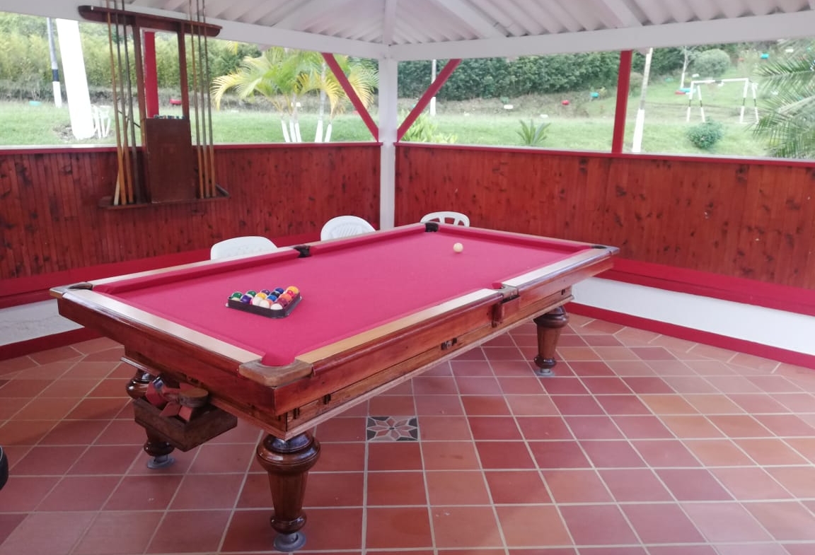 SE VENDE HERMOSA FINCA DE RECREO VIA A ARMENIA