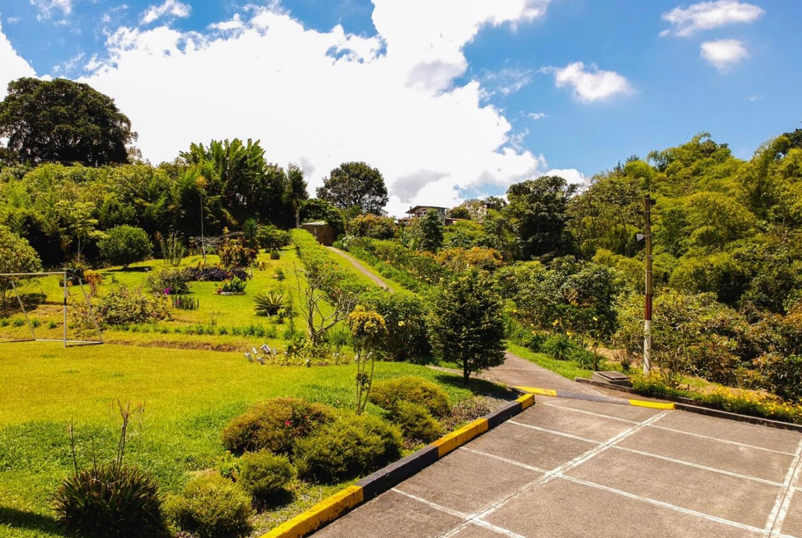 SE VENDE HERMOSA FINCA DE RECREO VIA A ARMENIA
