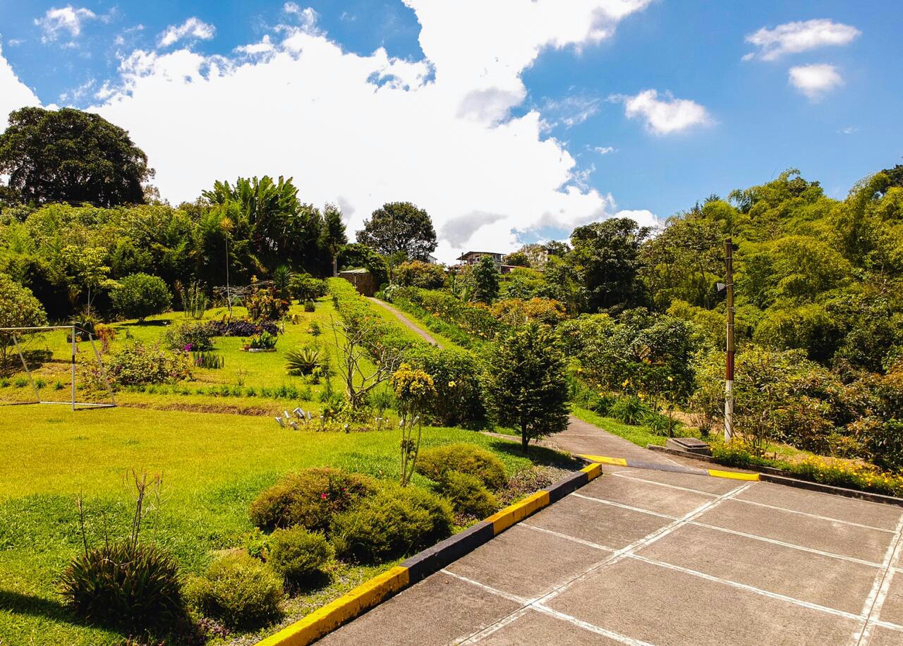 SE VENDE HERMOSA FINCA DE RECREO VIA A ARMENIA