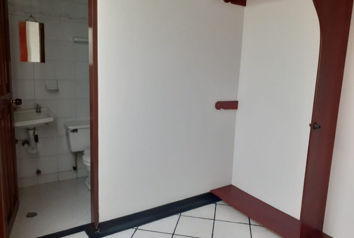 ARRIENDO APTO EN EL CENTRO