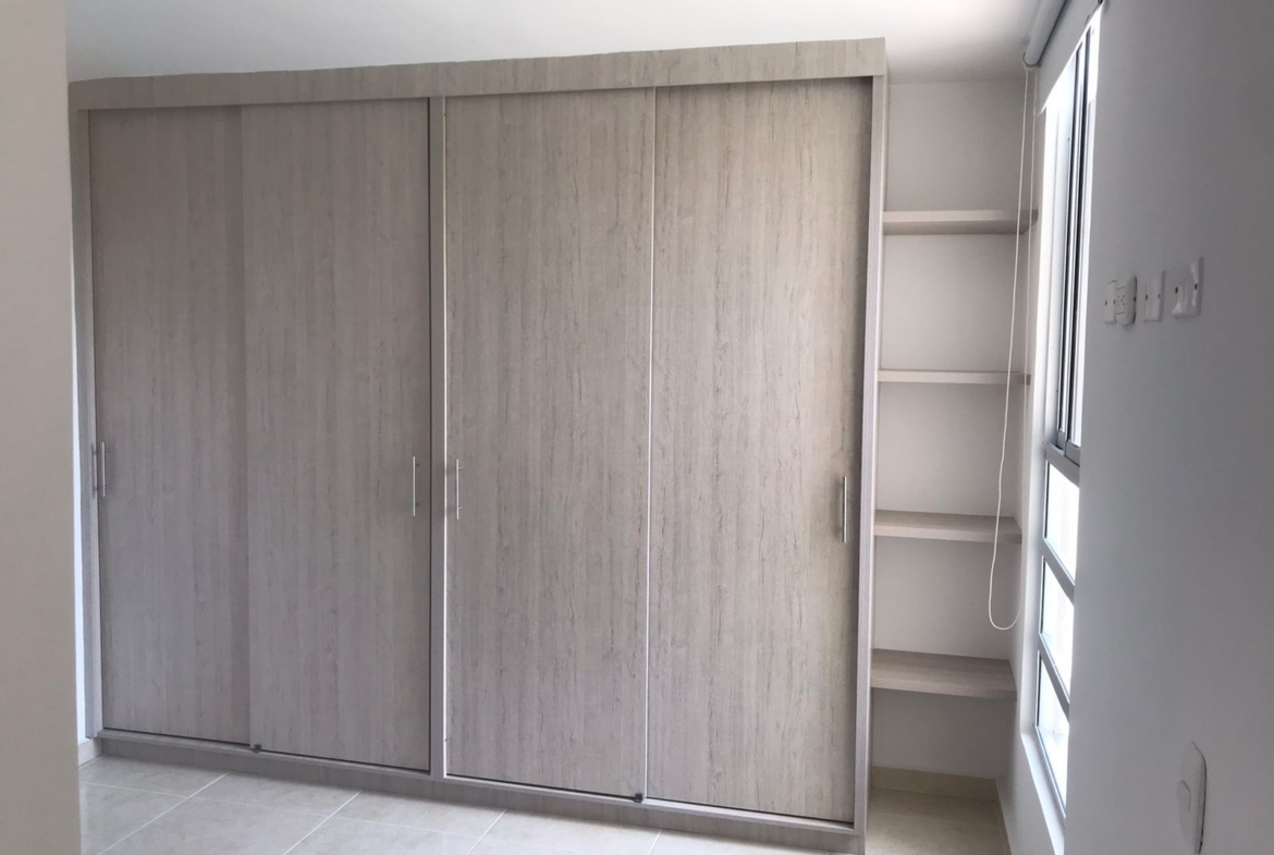 ARRIENDO APTO EN LA VIA CONDINA PALO VERDE PER