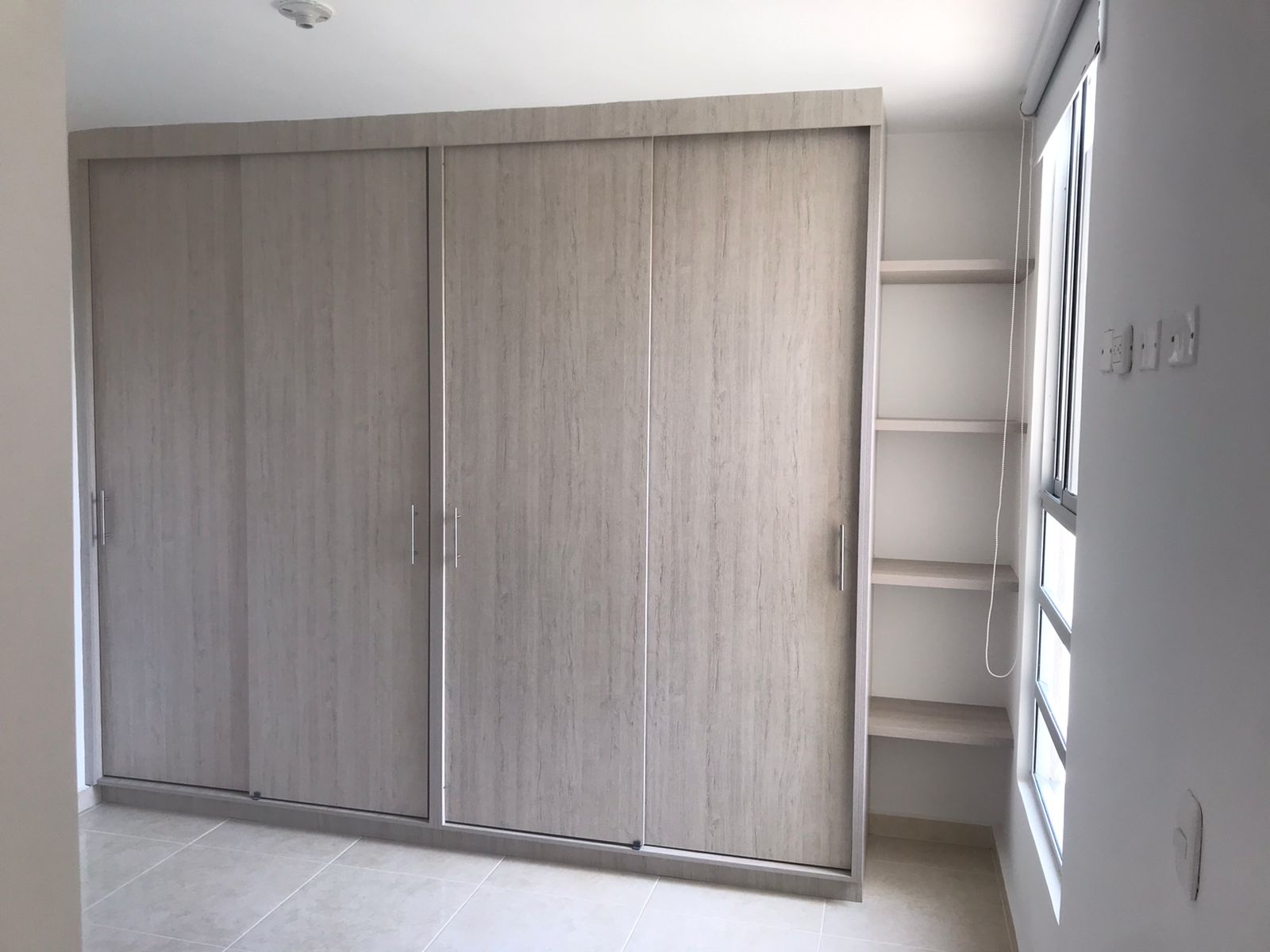 ARRIENDO APTO EN LA VIA CONDINA PALO VERDE PER