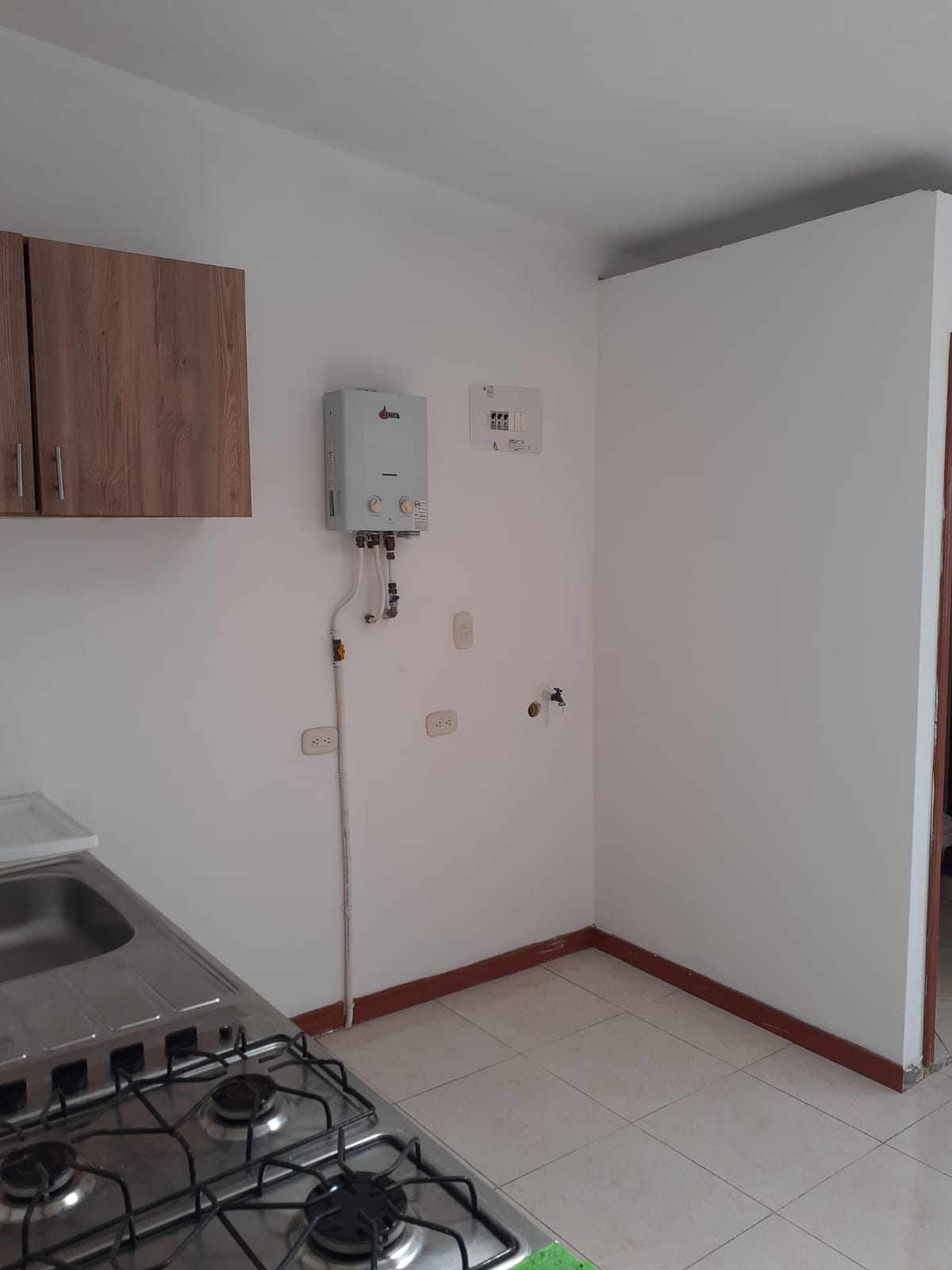 ARRIENDO APARTA ESTUDIO EN LA PRADERA