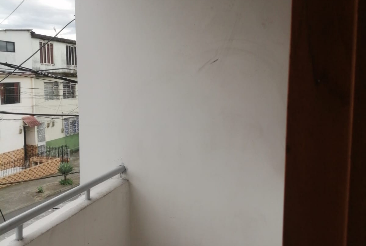 VENDO CASA CON LOCALES CERCA AL CENTRO EN PEREIRA