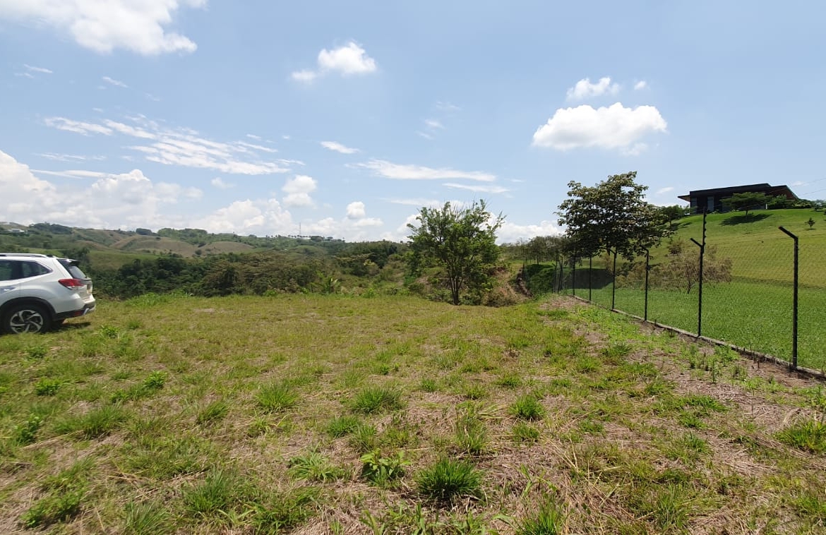 EN VENTA LOTE CERRITOS PEREIRA 11.027M2