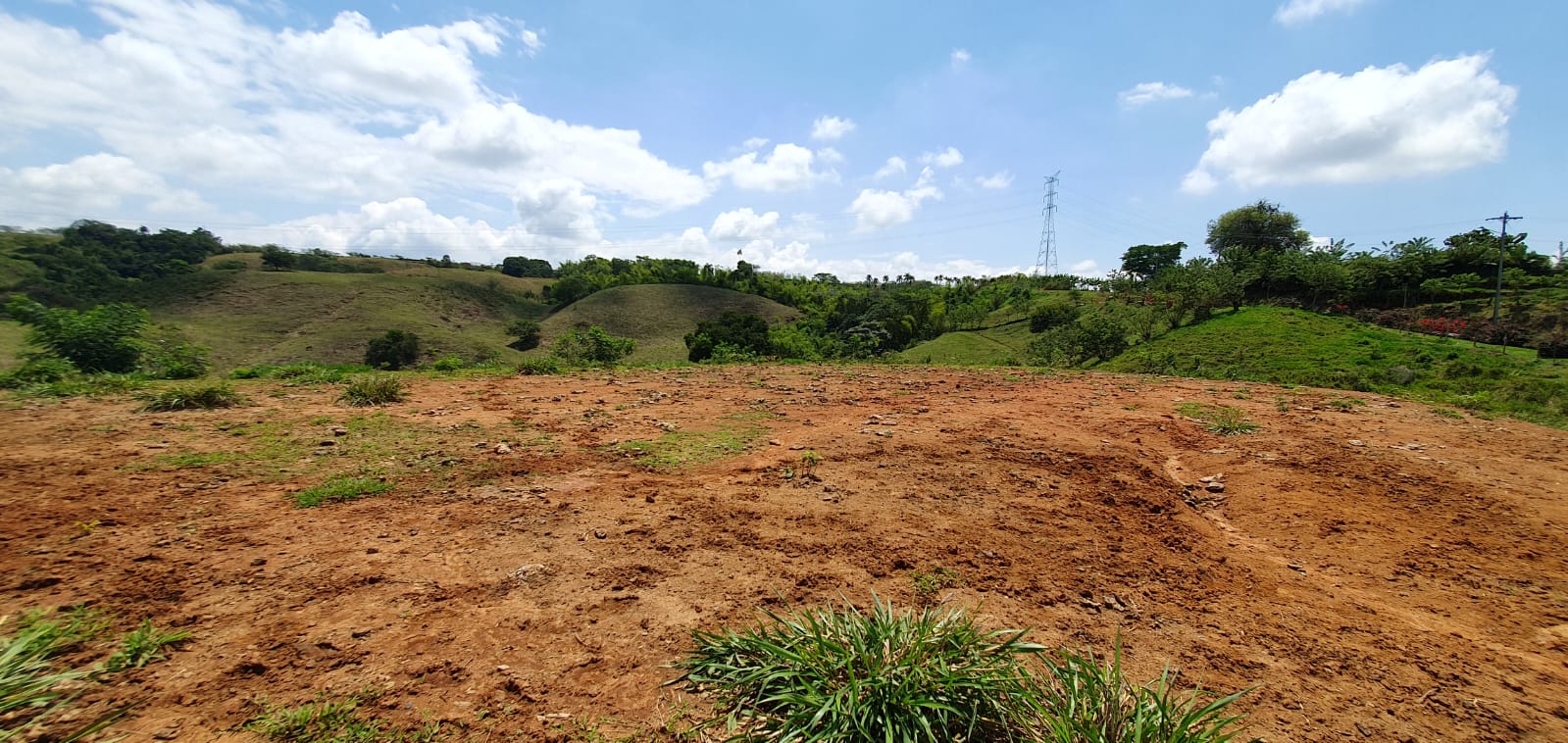 EN VENTA LOTE CERRITOS PEREIRA 13.500 M2