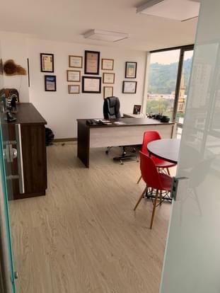 EN VENTA OFICINA IMPORTANTE SECTOR DEL CENTRO DE PEREIRA