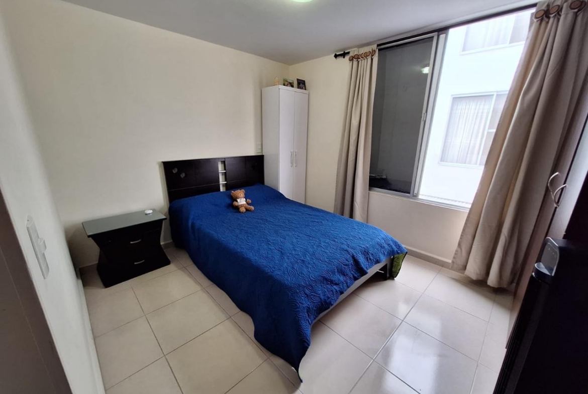 VENDO CASA EN AVENIDA SUR CONJUNTO CERRADO.