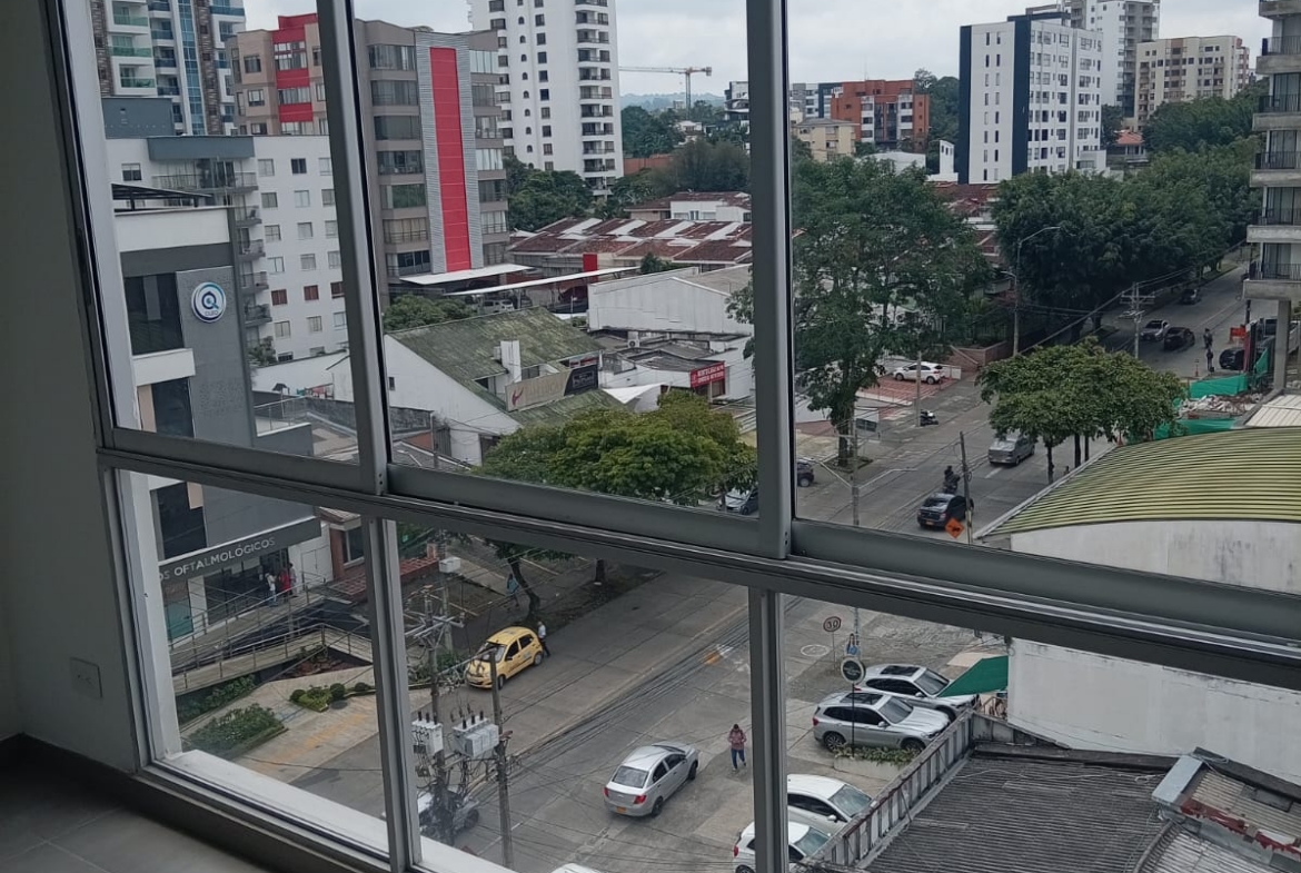 SE ARRIENDA OFICINA EN CENTRO DE NEGOCIOS EN ÁLAMOS PEREIRA