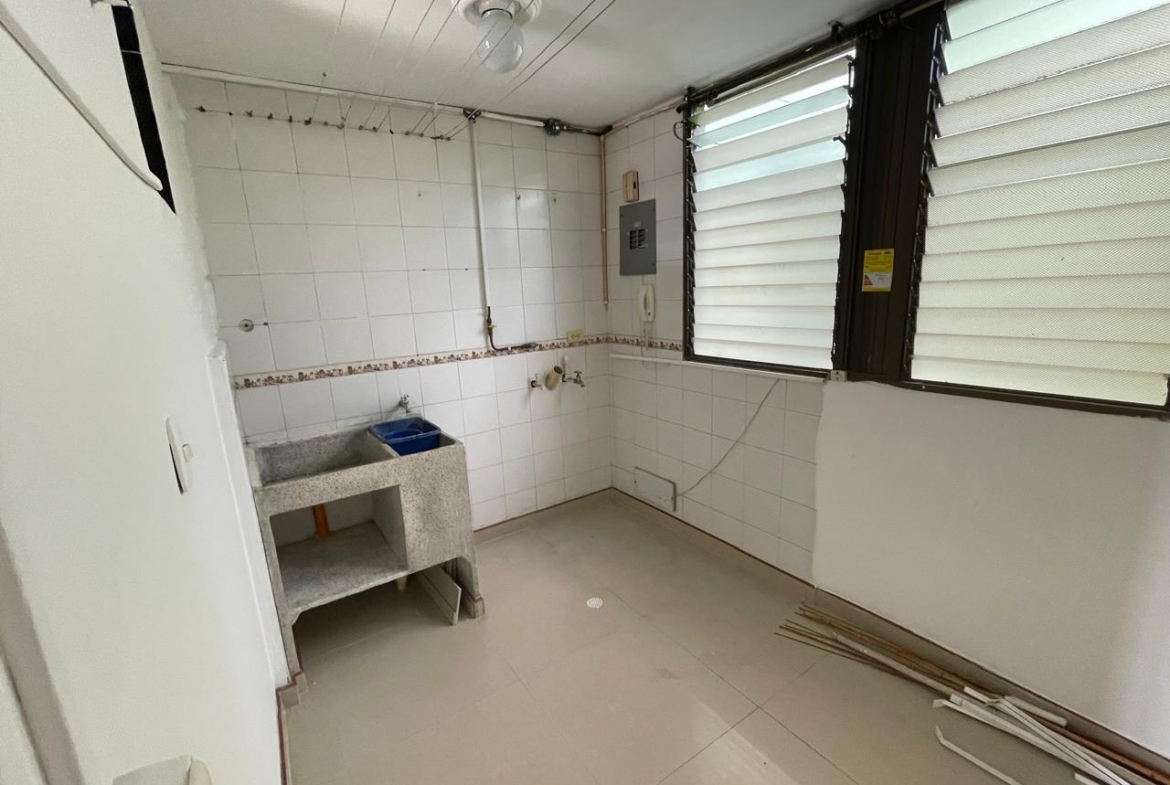 SE VENDE APARTAMENTO CENTRO DE PEREIRA CERCA AL PARQUE EL LAGO