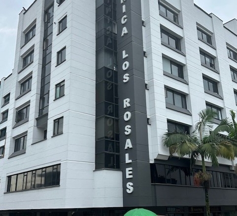 ARRIENDO DE CONSULTORIO EN CLINICA LOS ROSALES