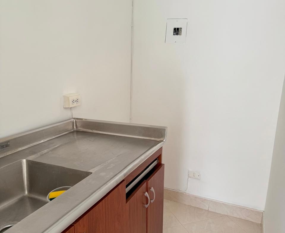 VENTA DE OFICINA EN RODEO PLAZA