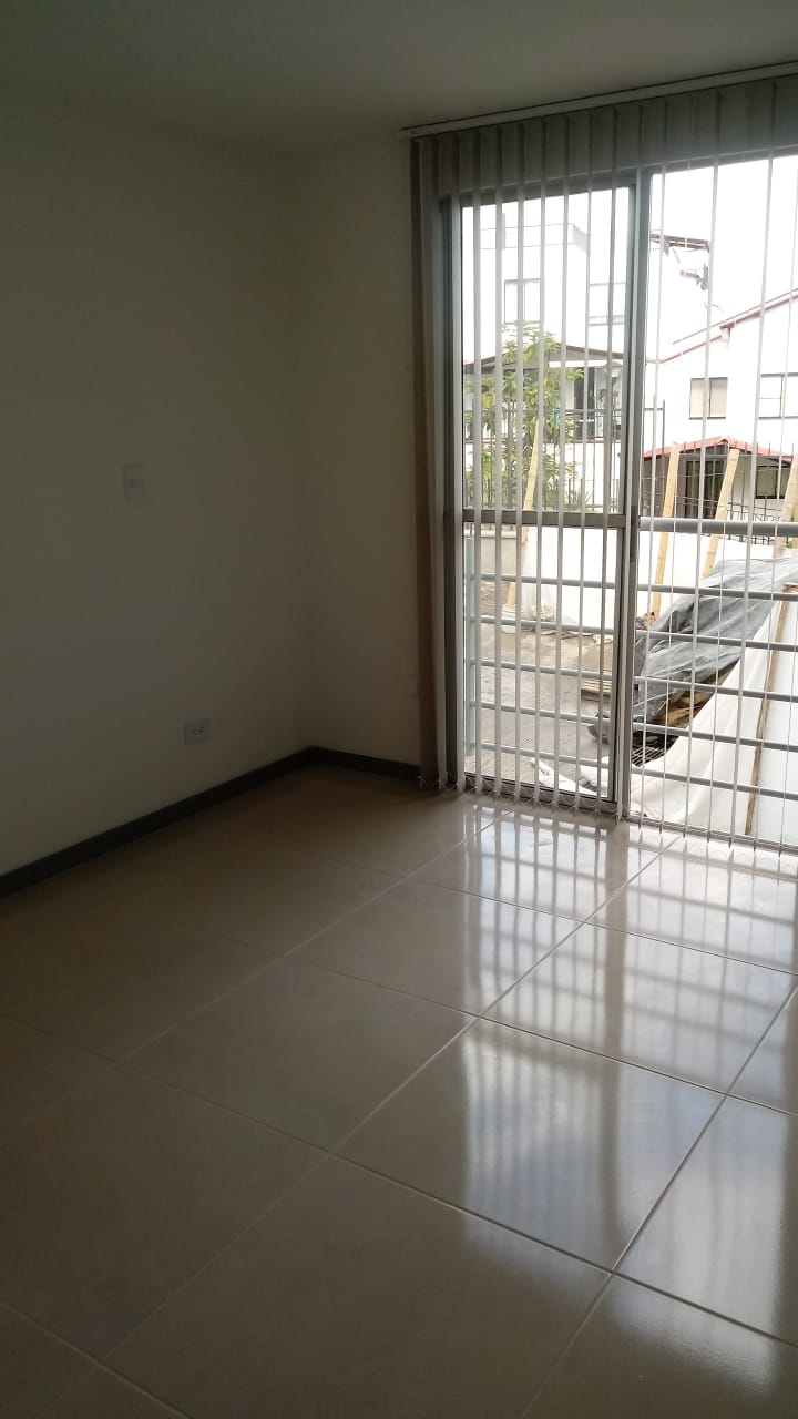 30507520260422042839 VENDO APARTAMENTO SECTOR UNICENTRO PEREIRA
