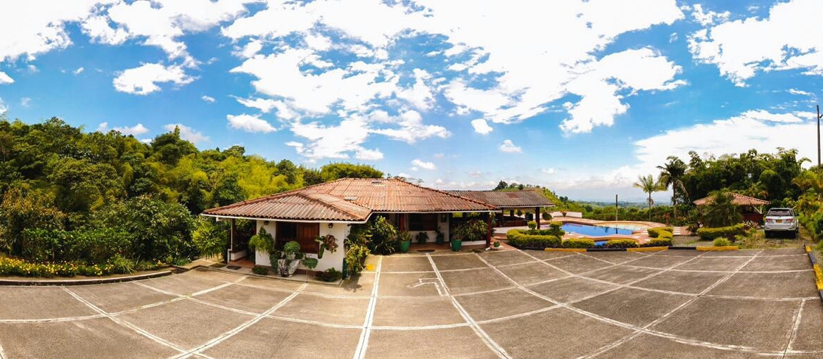 SE VENDE HERMOSA FINCA DE RECREO VIA A ARMENIA