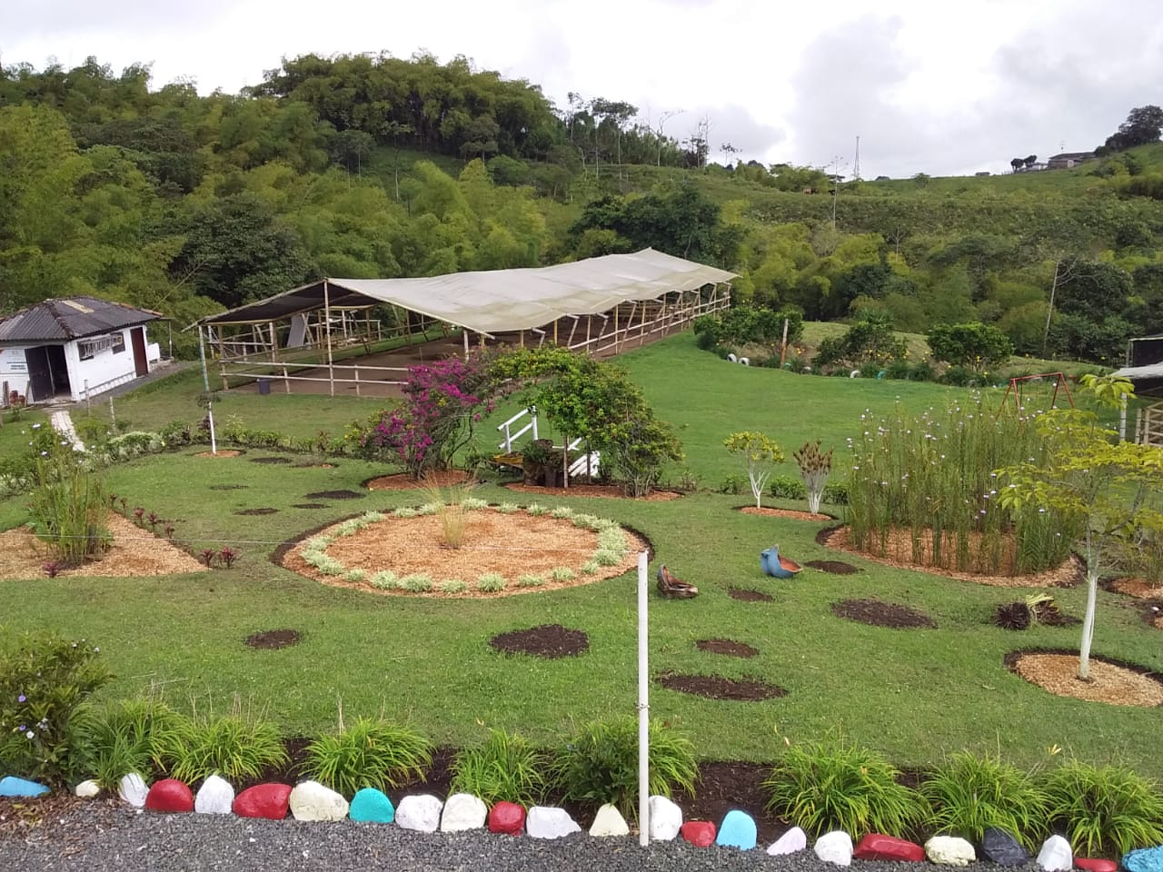 SE VENDE HERMOSA FINCA DE RECREO VIA A ARMENIA
