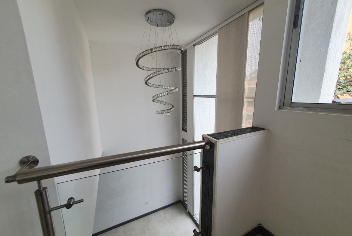 EN VENTA APARTAMENTO DUPLEX AV SUR SECTOR CORALES