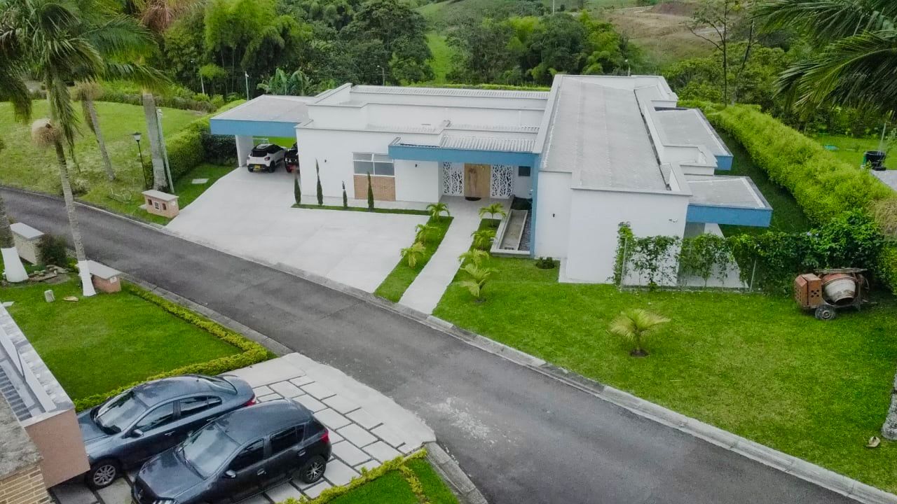 VENDO CASA CAMPESTRE VIA ARMENIA