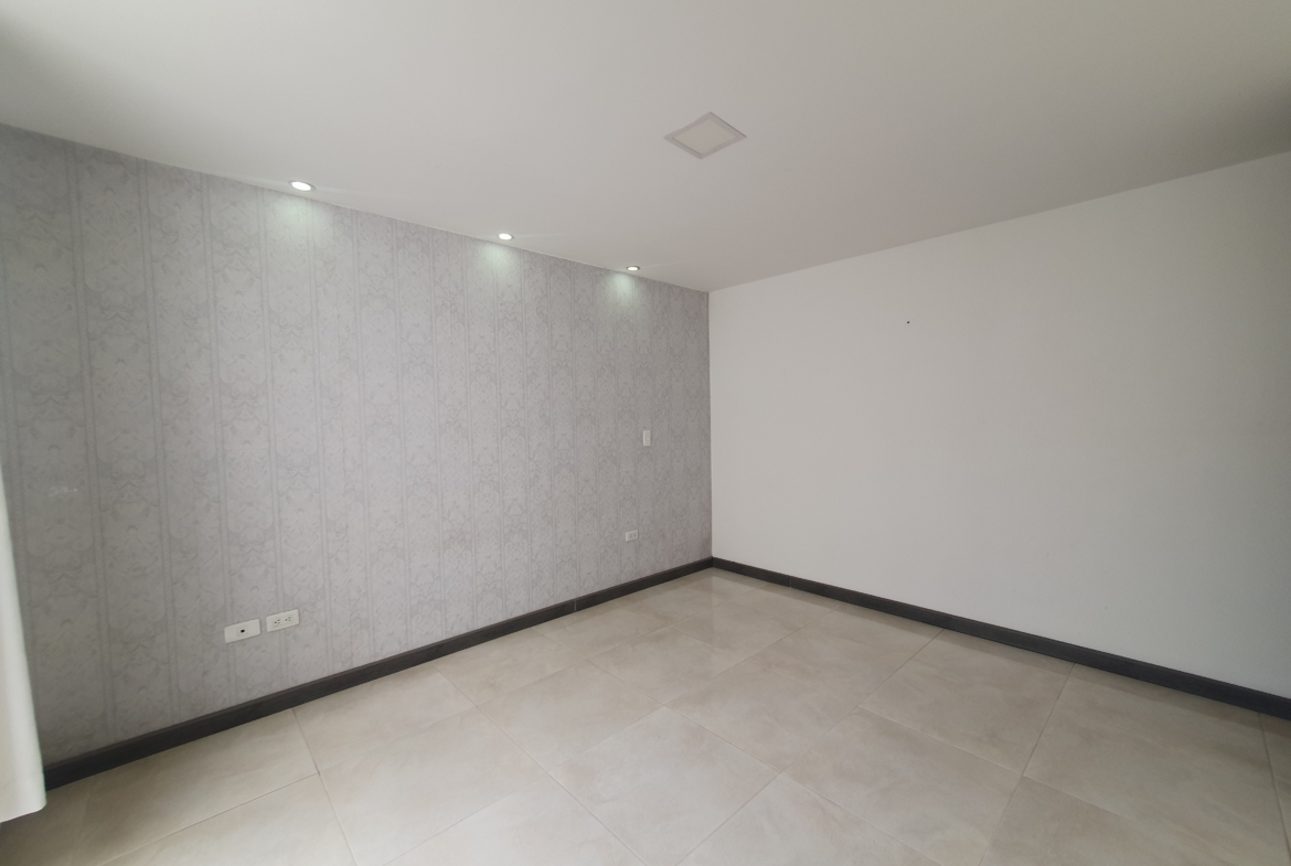 EN VENTA APARTAMENTO DUPLEX AV SUR SECTOR CORALES