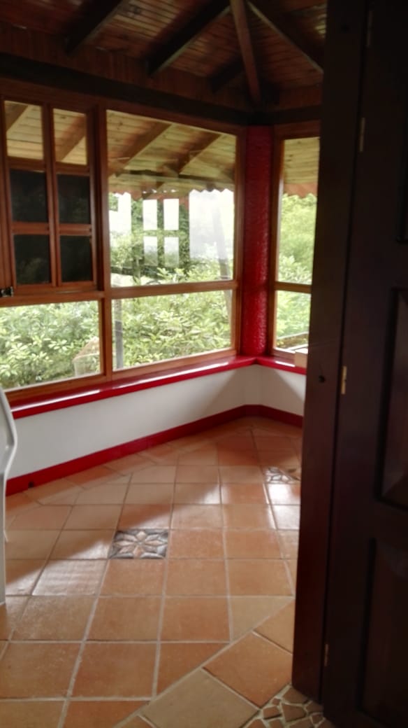 SE VENDE HERMOSA FINCA DE RECREO VIA A ARMENIA