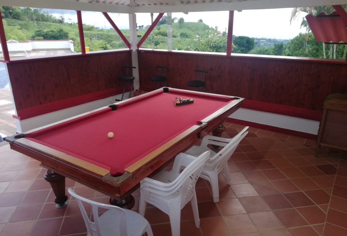SE VENDE HERMOSA FINCA DE RECREO VIA A ARMENIA
