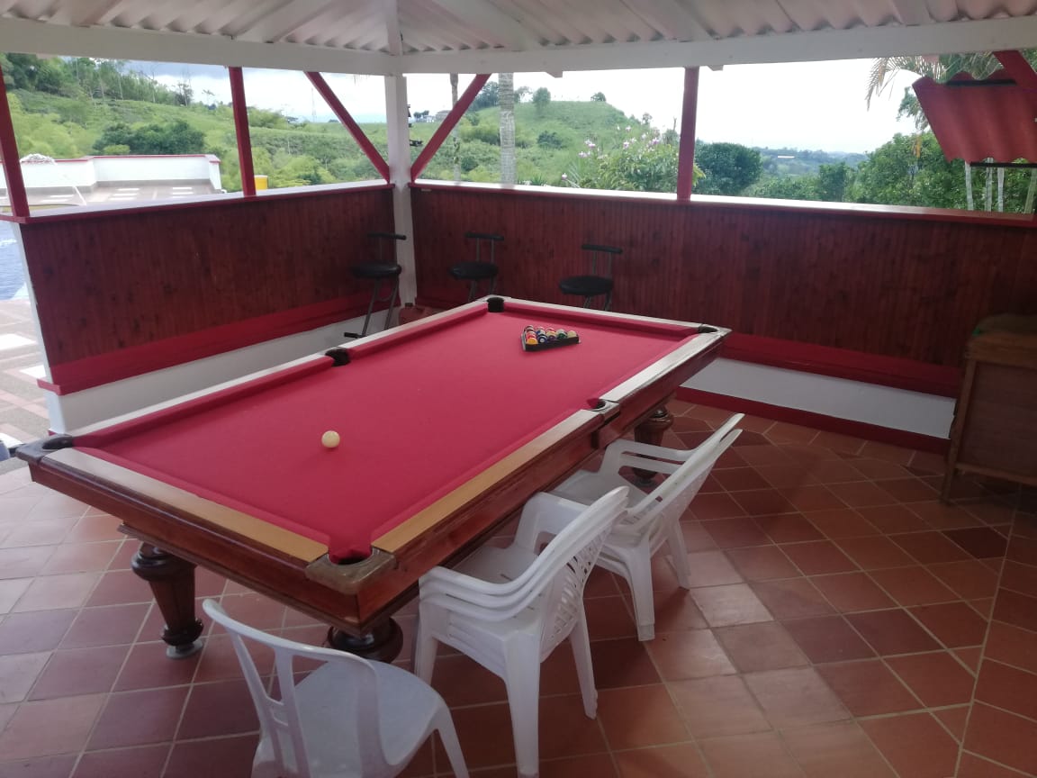 SE VENDE HERMOSA FINCA DE RECREO VIA A ARMENIA