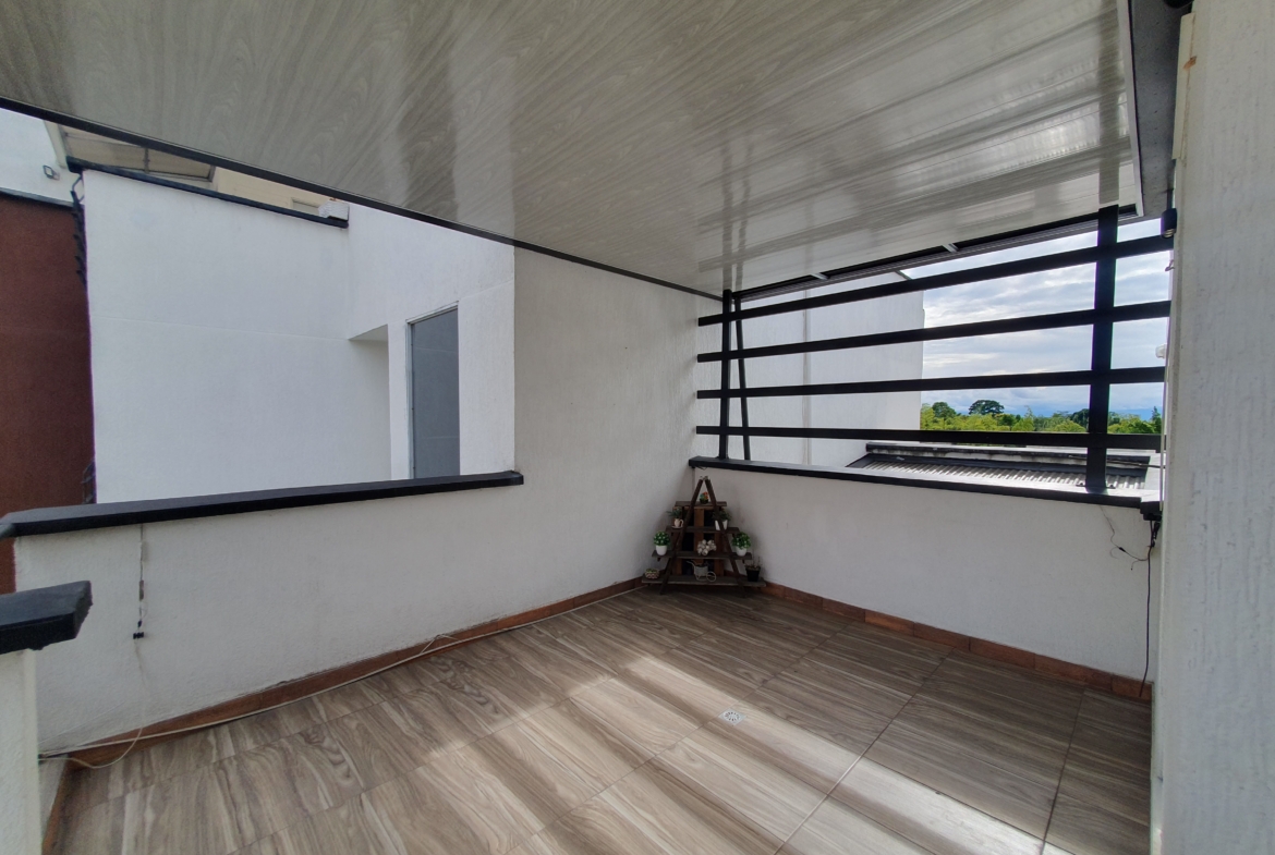 EN VENTA APARTAMENTO DUPLEX AV SUR SECTOR CORALES