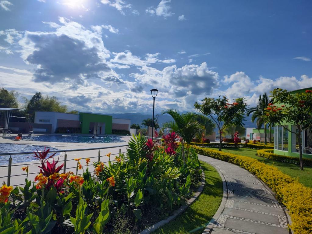 VENDO LOTE EN CONDOMINIO EN VITERBO CALDAS